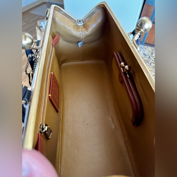 🍒RARE COACH 1941 KISSLOCK SATCHEL 38 CHERRIES!! 🍒 - Picture 9 of 16